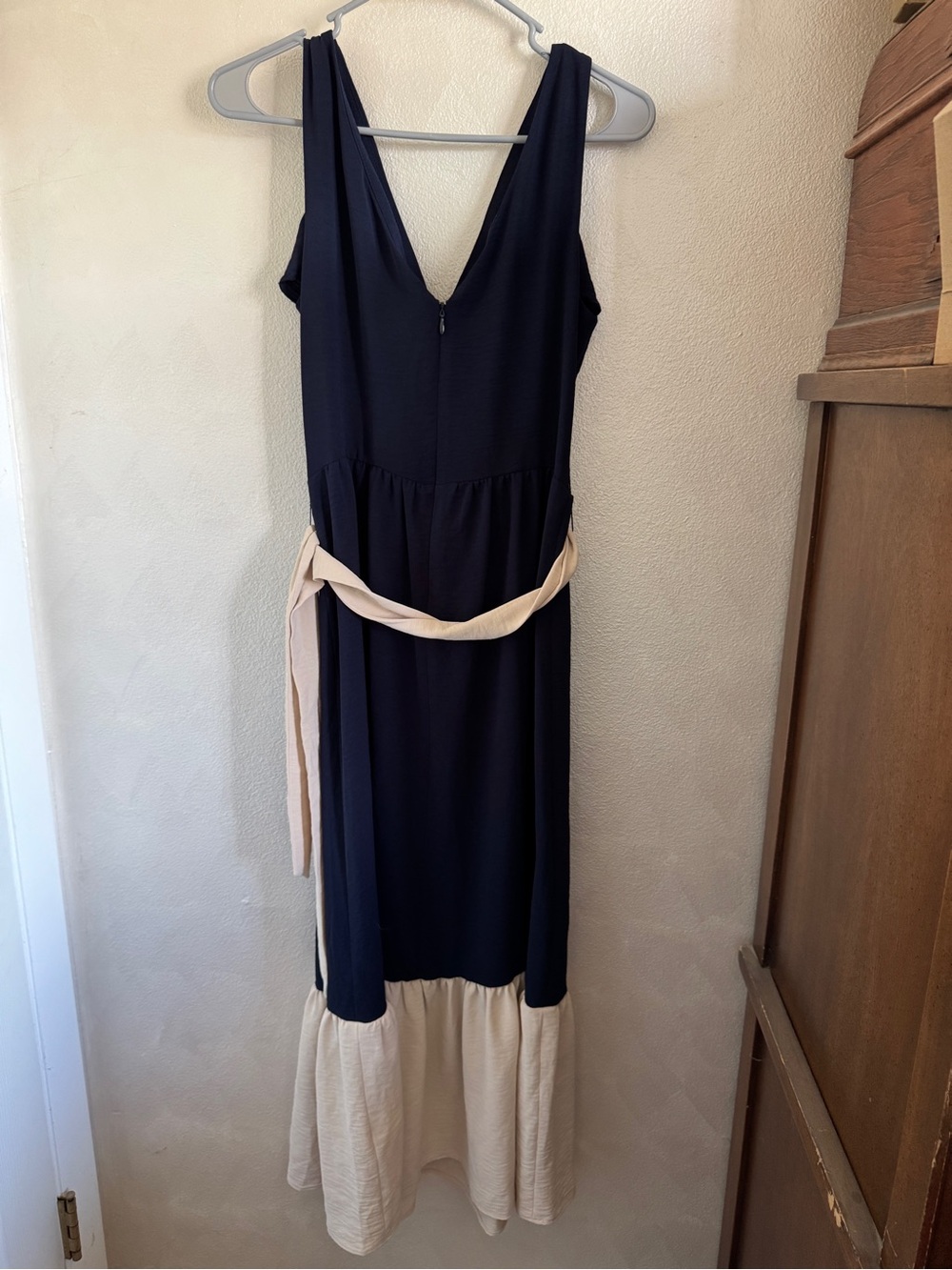 DKNY Sleeveless Navy Midi Dress with Cream Trim and Waist Tie - Picture 3 of 4